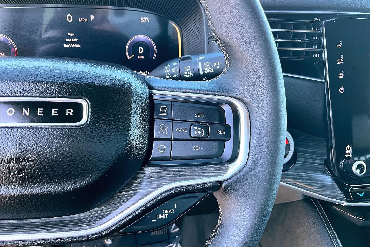 Thumbnail: 2024 Jeep Wagoneer - 25