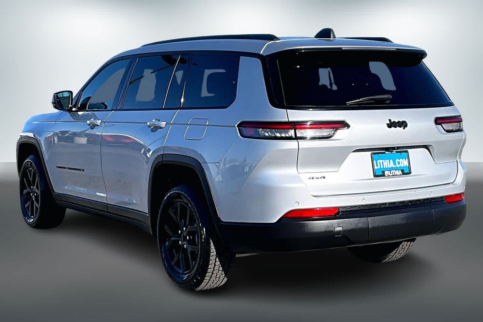 Thumbnail: 2024 Jeep Grand Cherokee L - 4