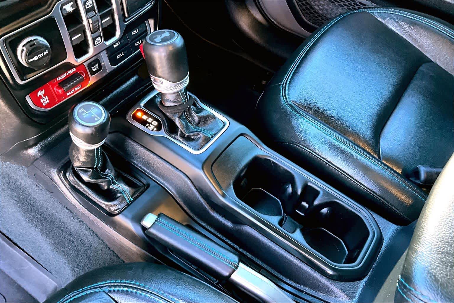 Thumbnail: 2022 Jeep Wrangler - 16