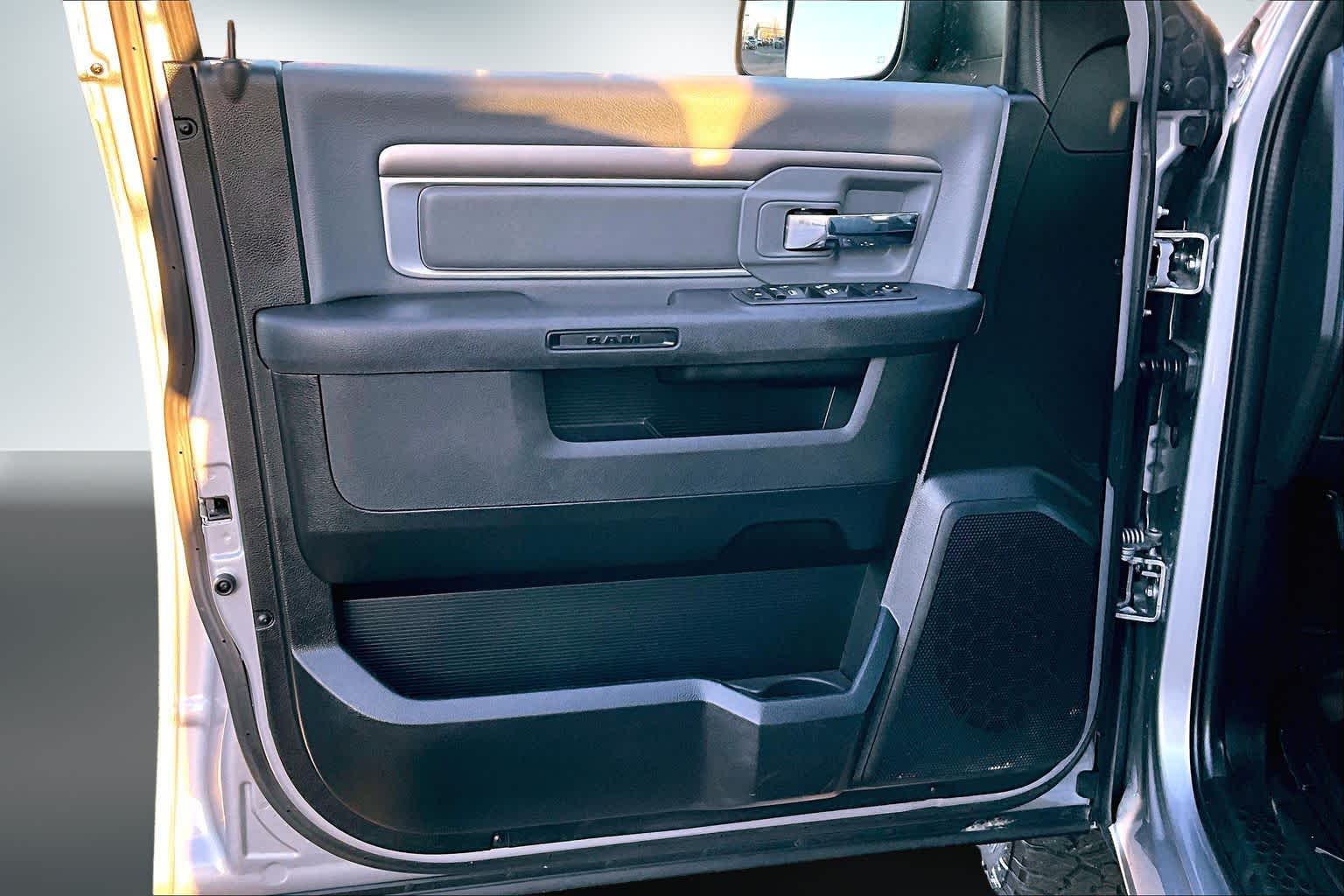 Thumbnail: 2023 RAM 1500 Classic - 27