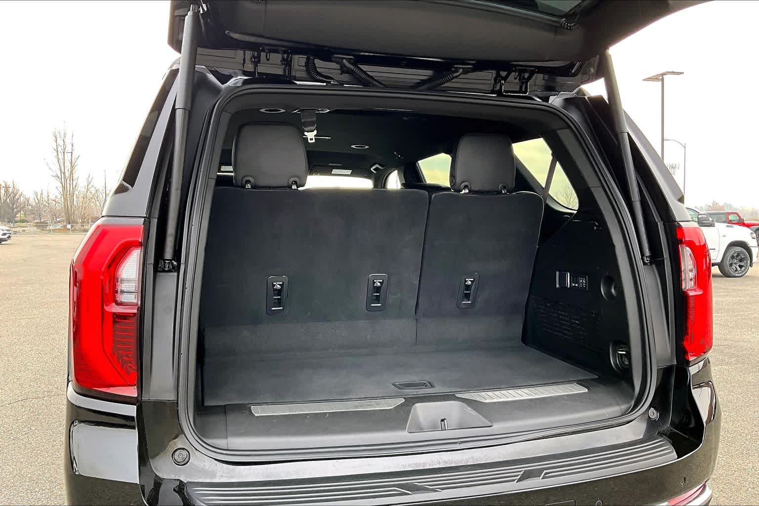 Thumbnail: 2025 GMC Yukon - 17