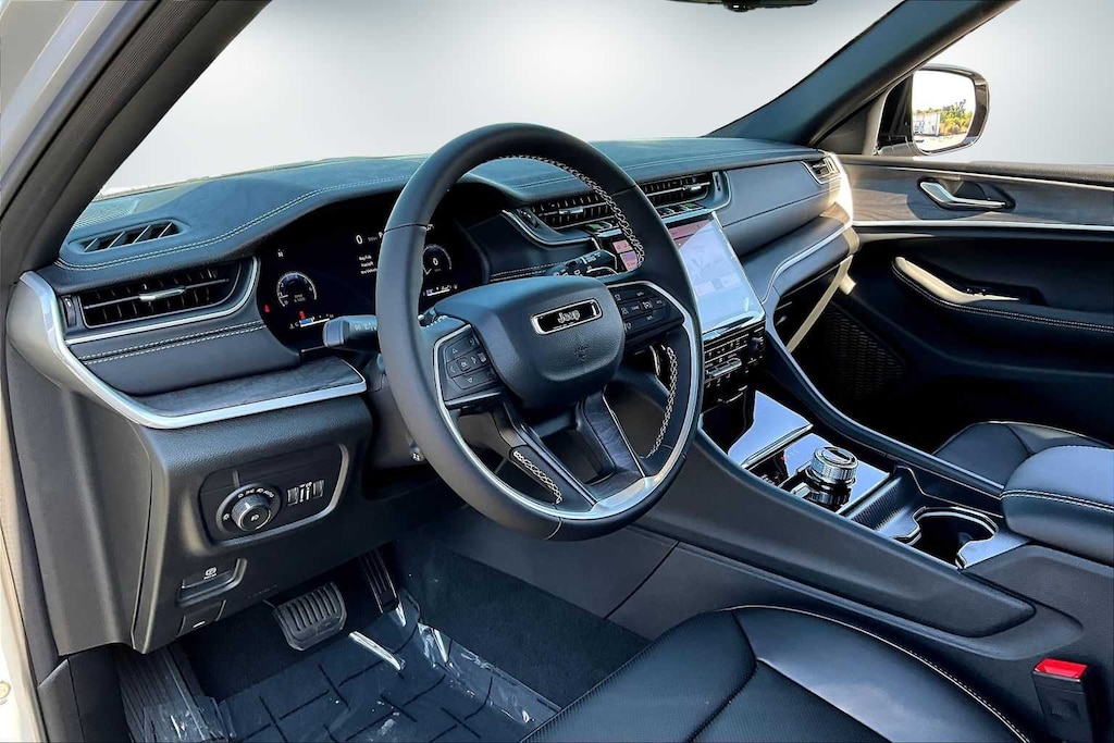 New 2025 Jeep Grand Cherokee LIMITED 4X4 Sport Utility