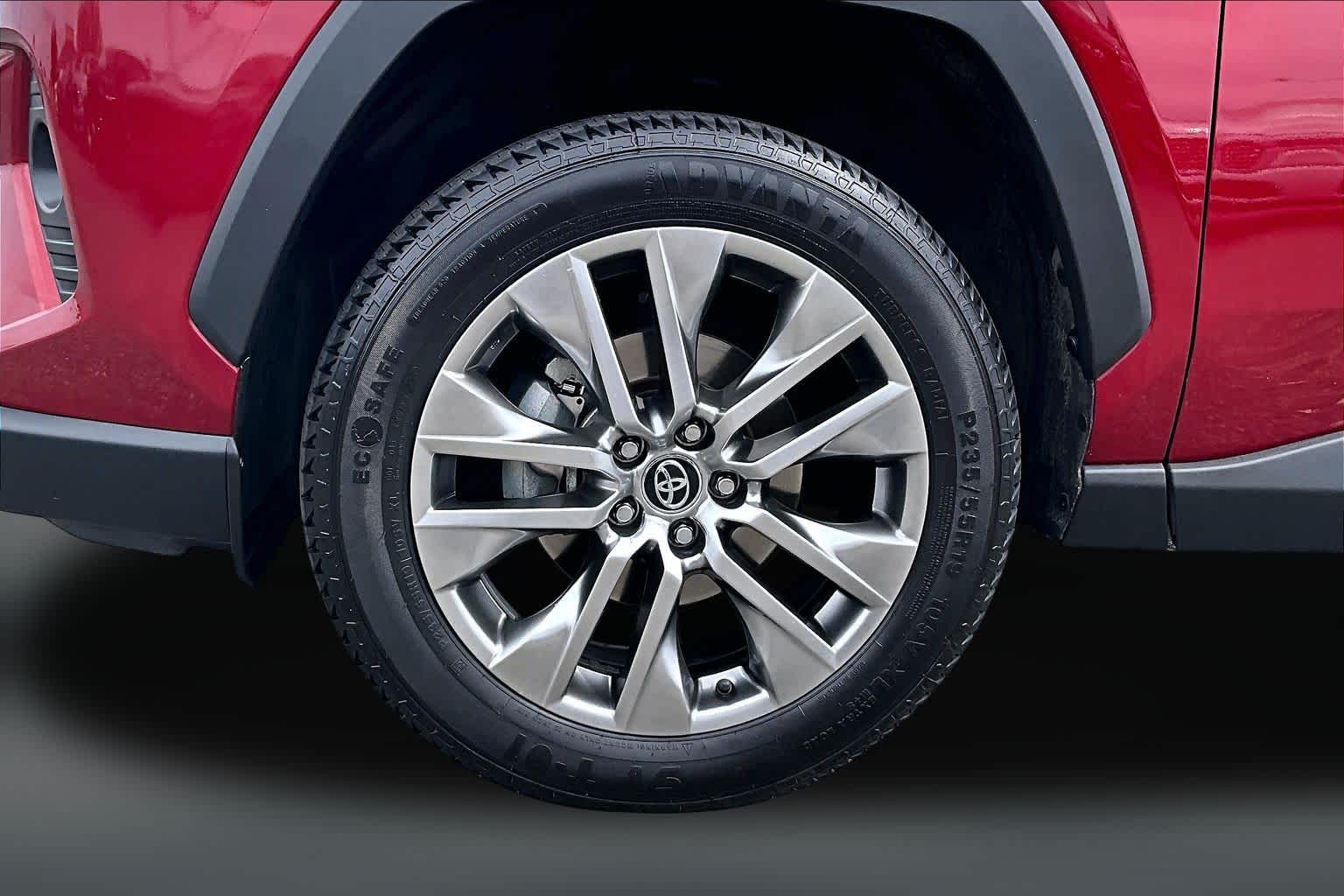 Thumbnail: 2020 Toyota RAV4 - 8