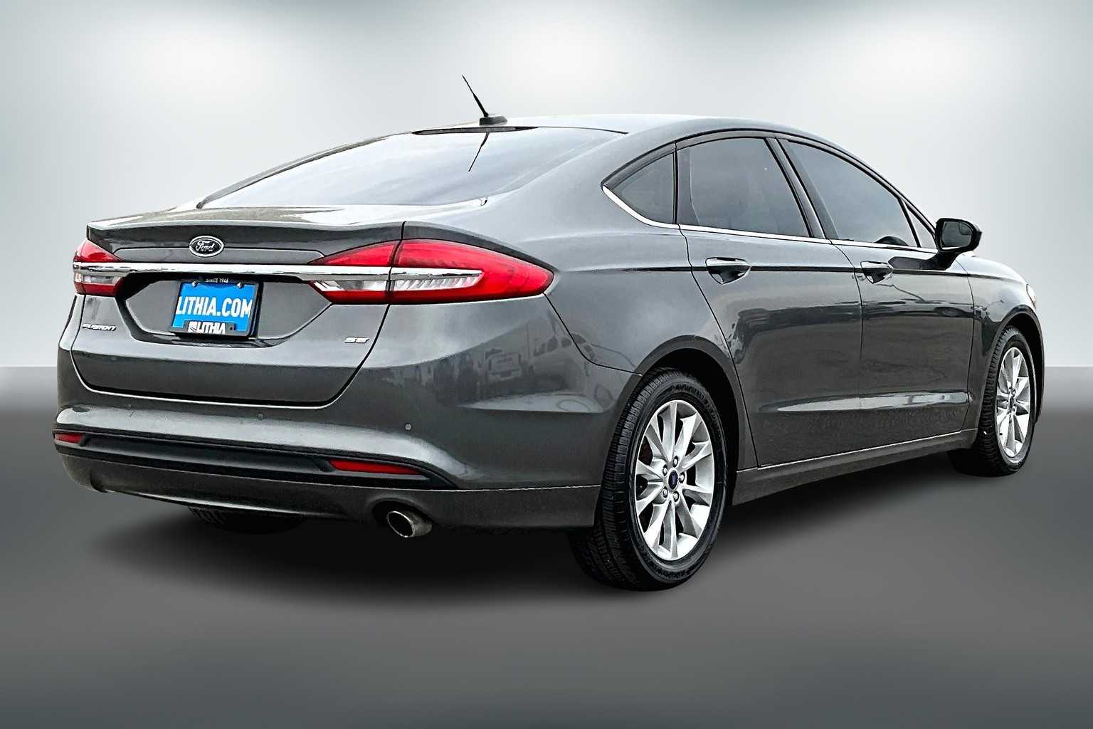 Thumbnail: 2017 Ford Fusion - 22