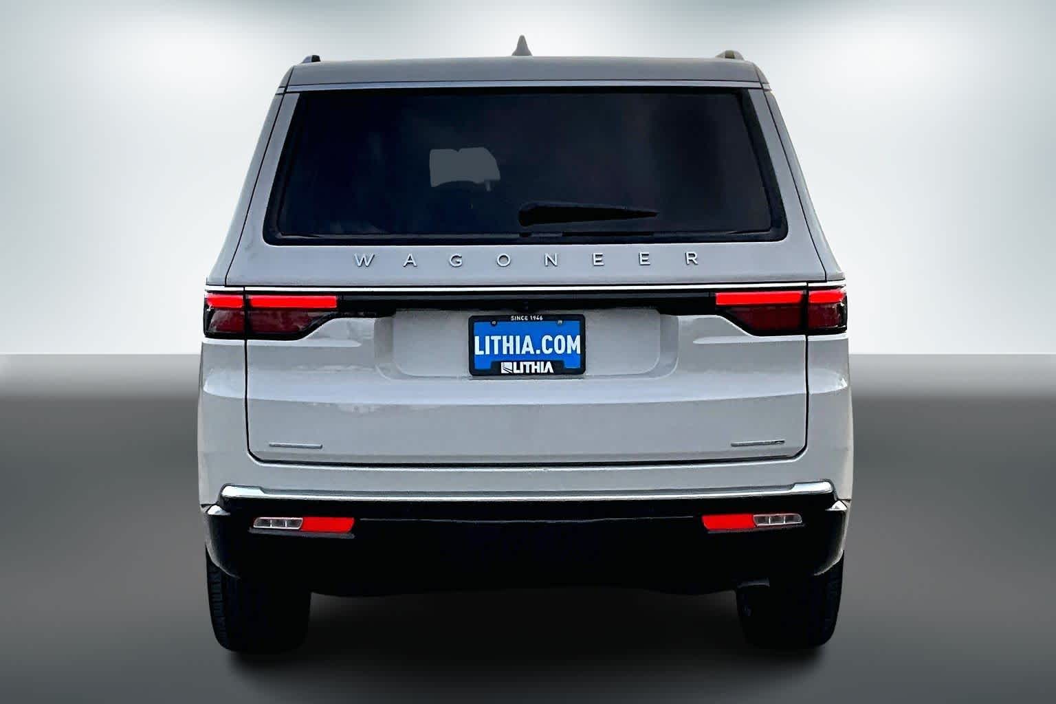 Thumbnail: 2022 Jeep Wagoneer - 5