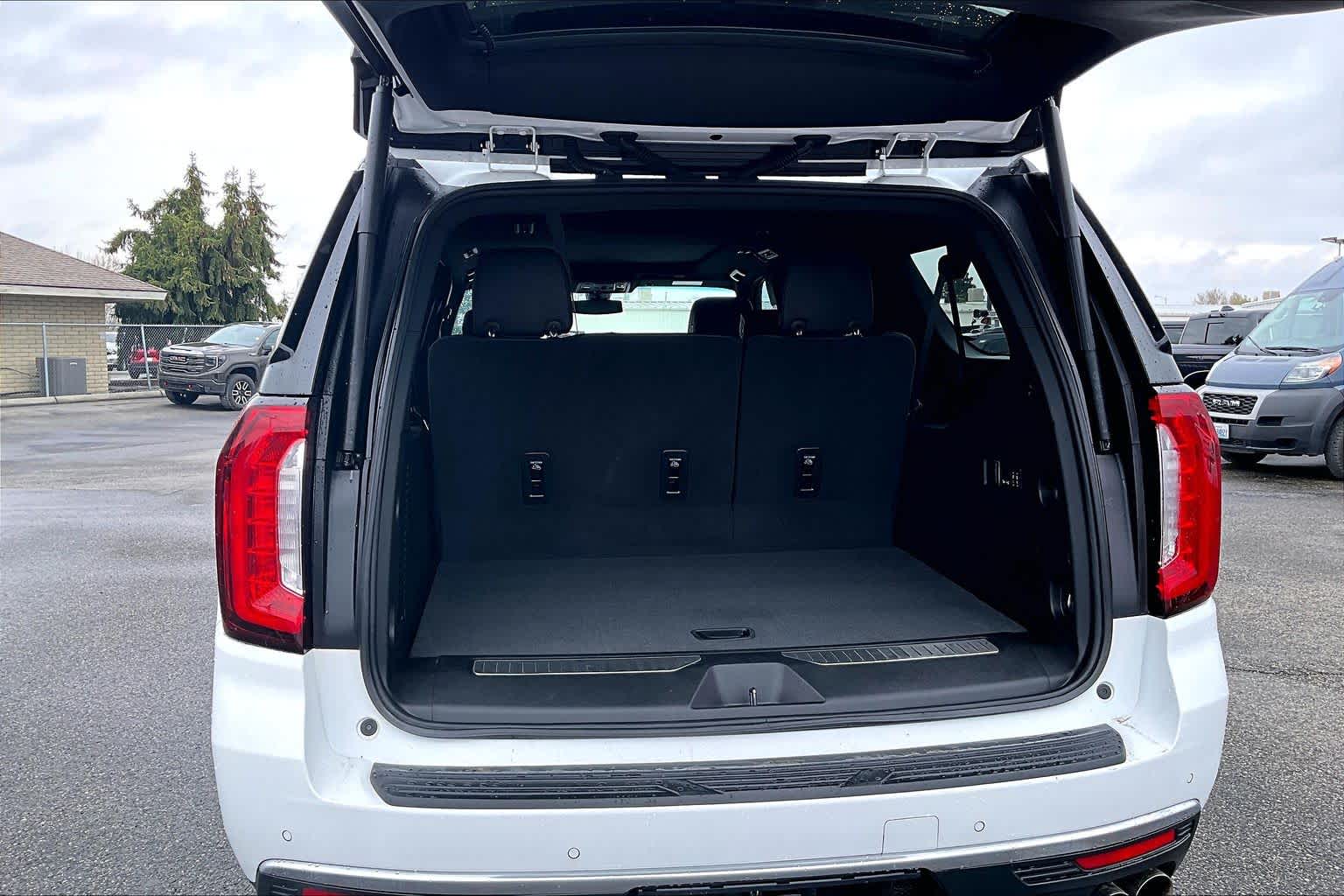 Thumbnail: 2022 GMC Yukon - 18