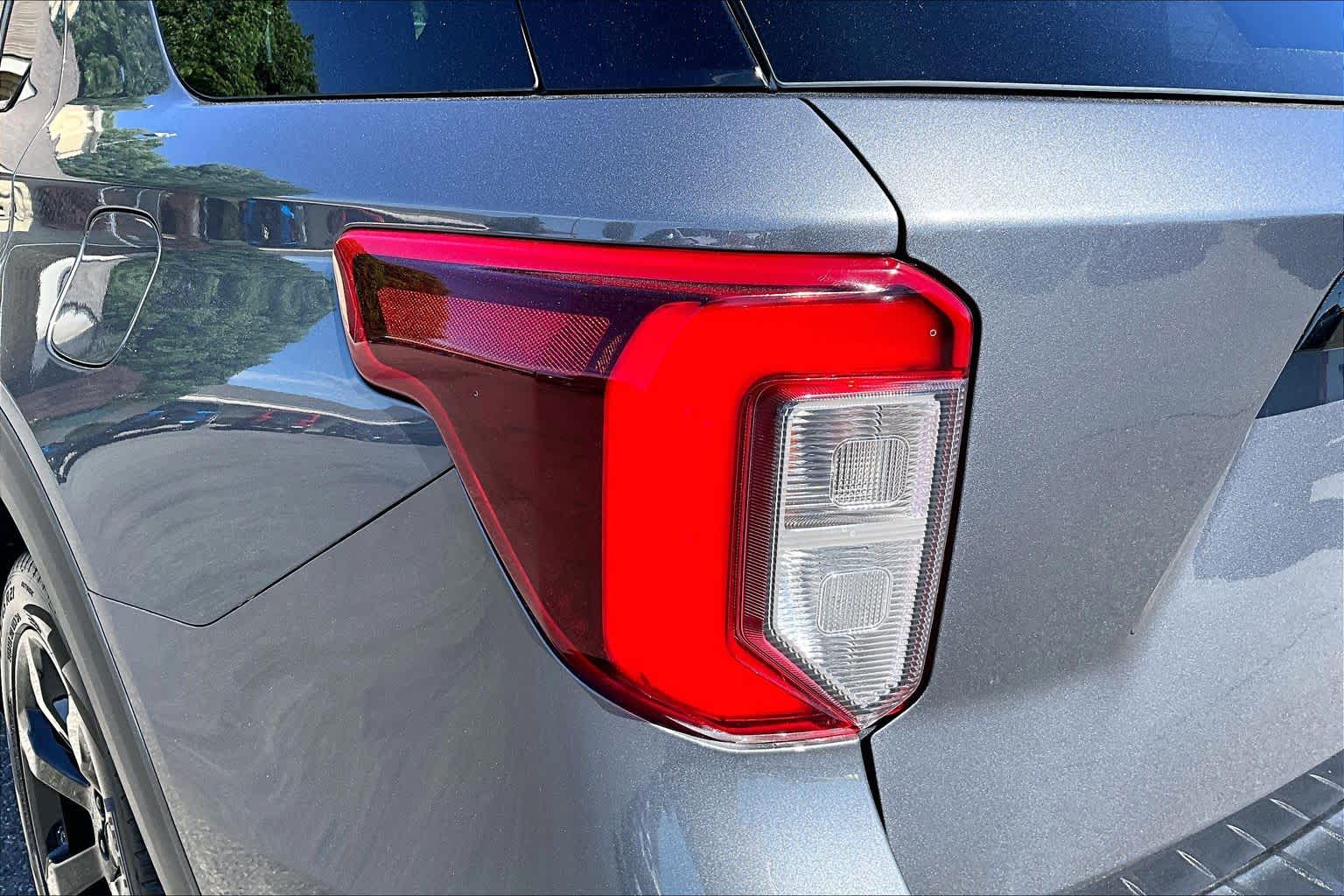 Thumbnail: 2022 Ford Explorer - 32