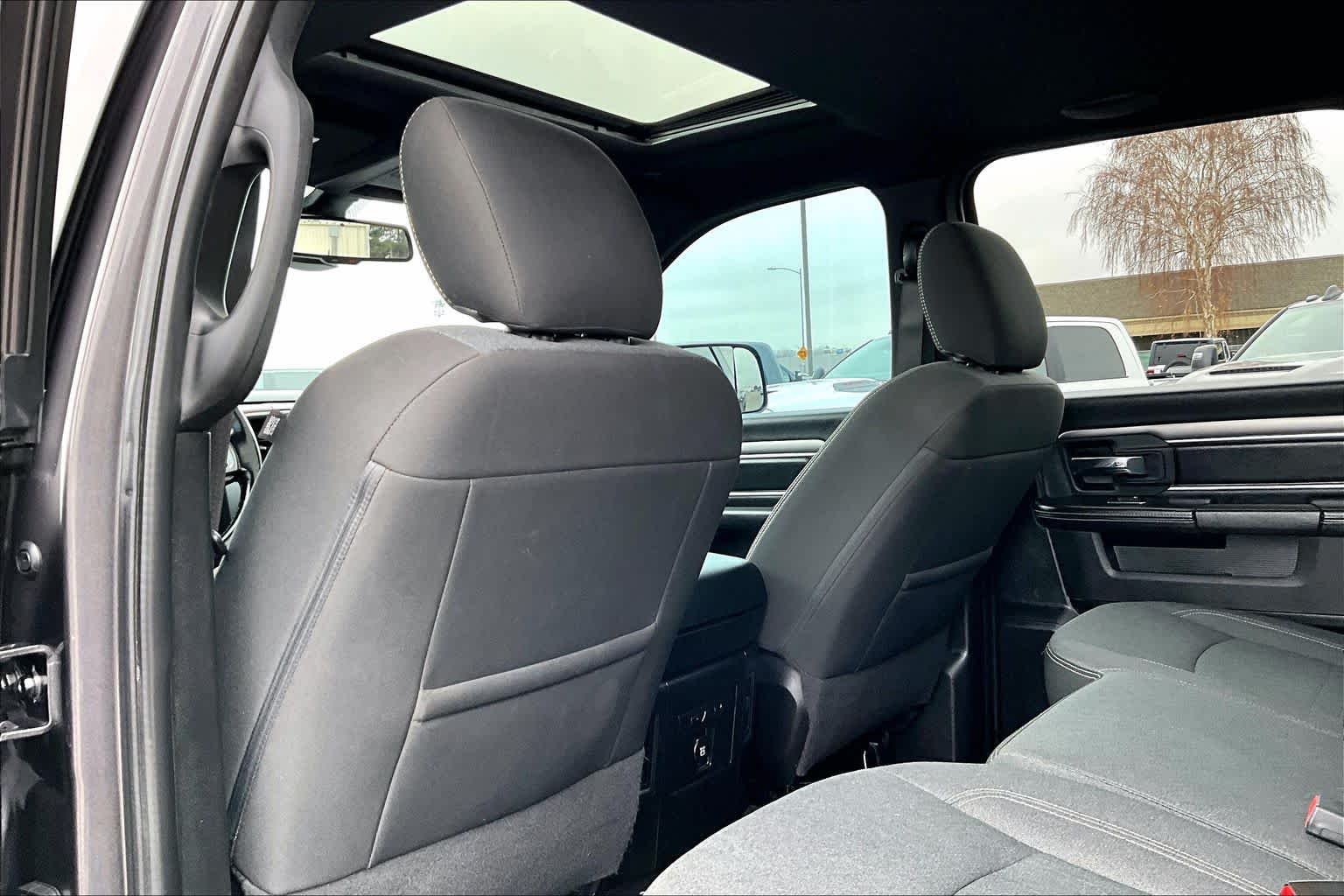 Thumbnail: 2021 RAM 1500 Classic - 12