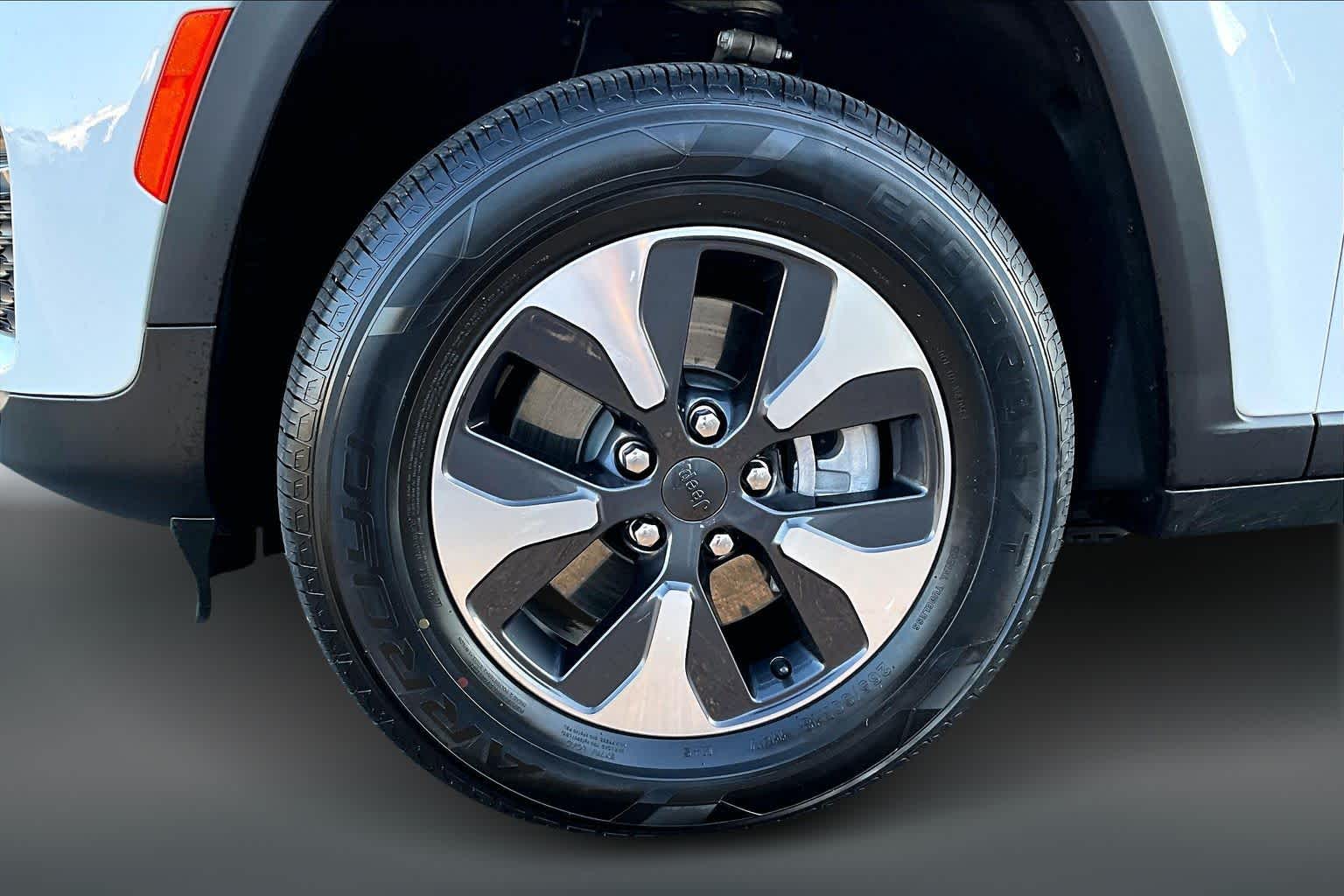 Thumbnail: 2024 Jeep Grand Cherokee - 7