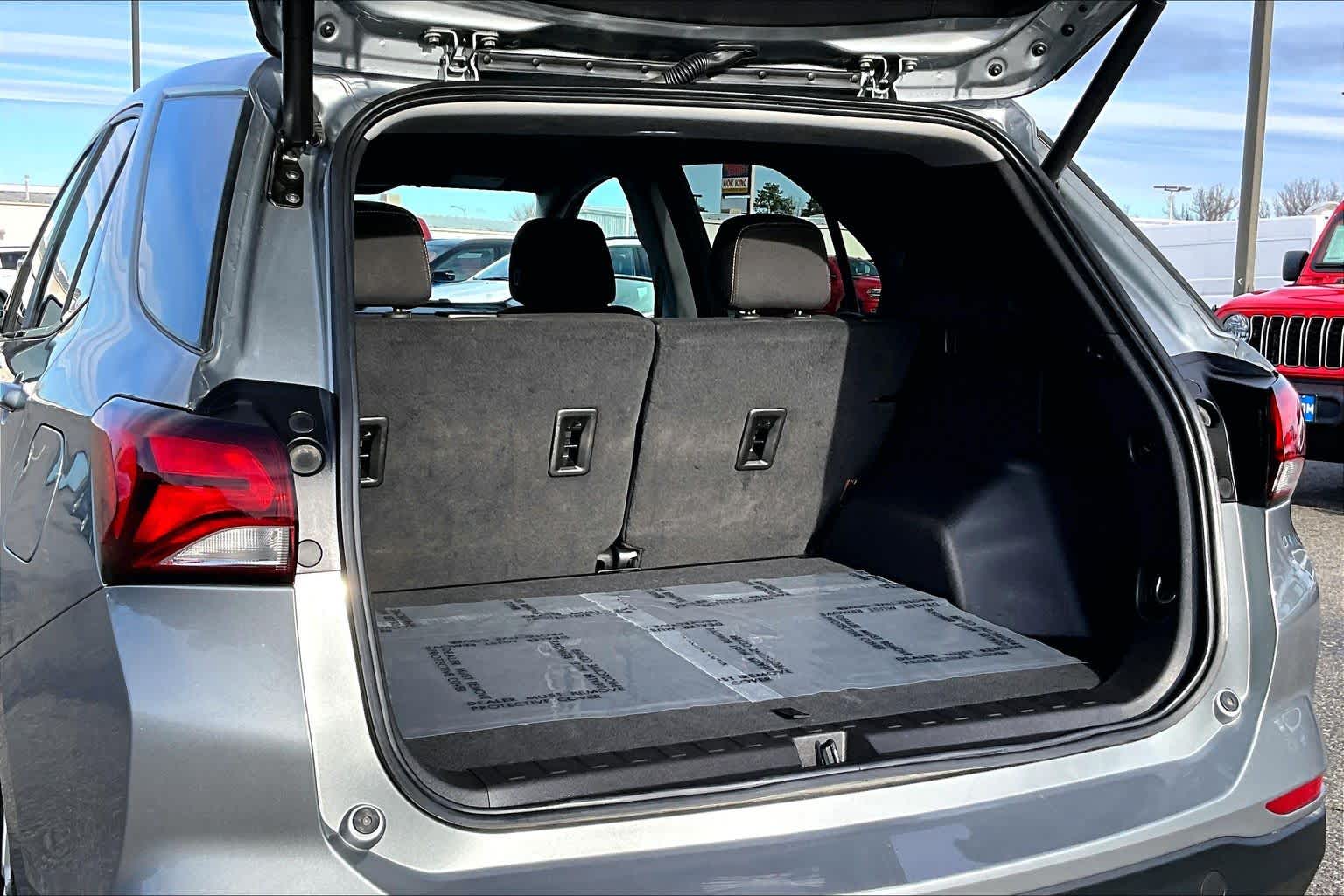 Thumbnail: 2024 Chevrolet Equinox - 18