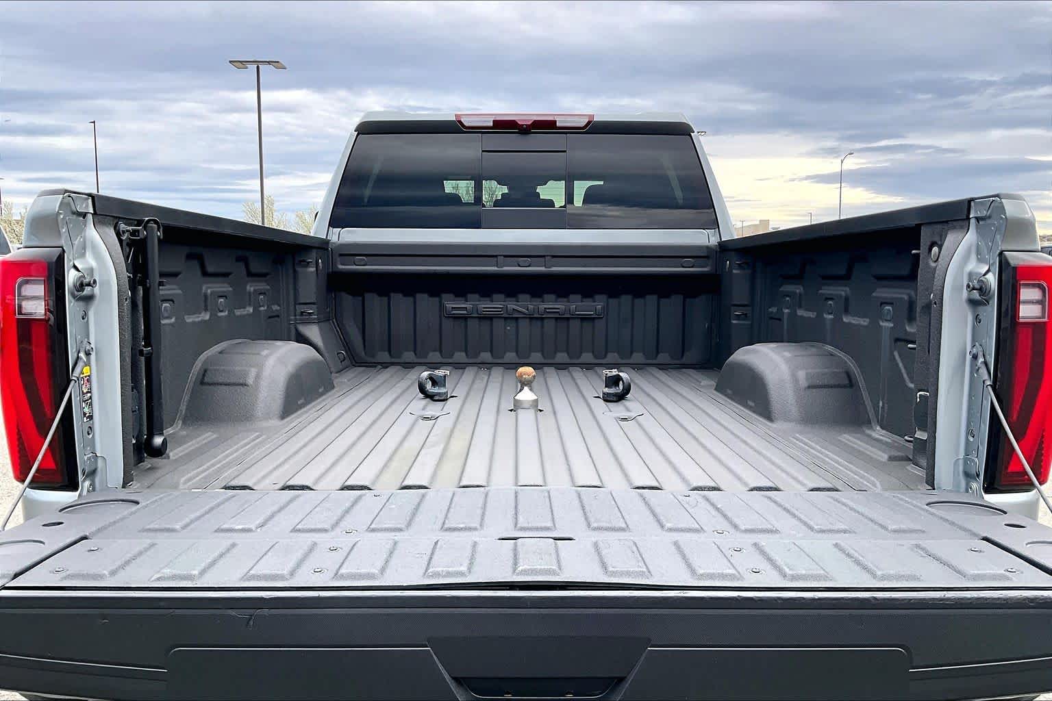 Thumbnail: 2024 GMC Sierra 3500 - 17