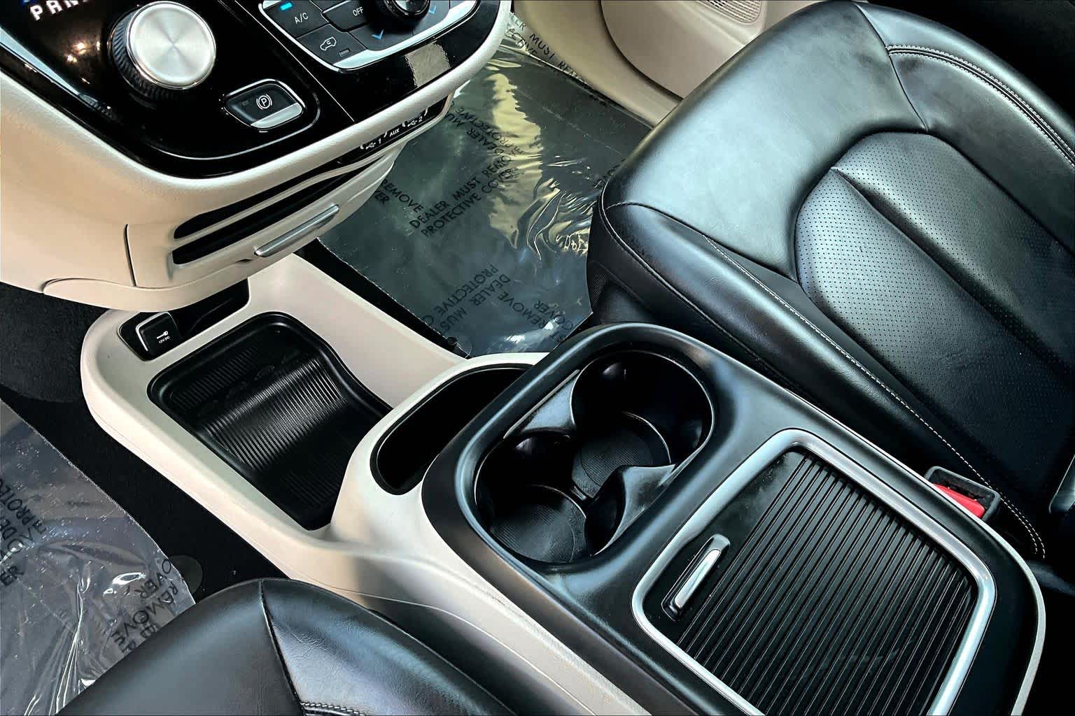 Thumbnail: 2023 Chrysler Pacifica - 15