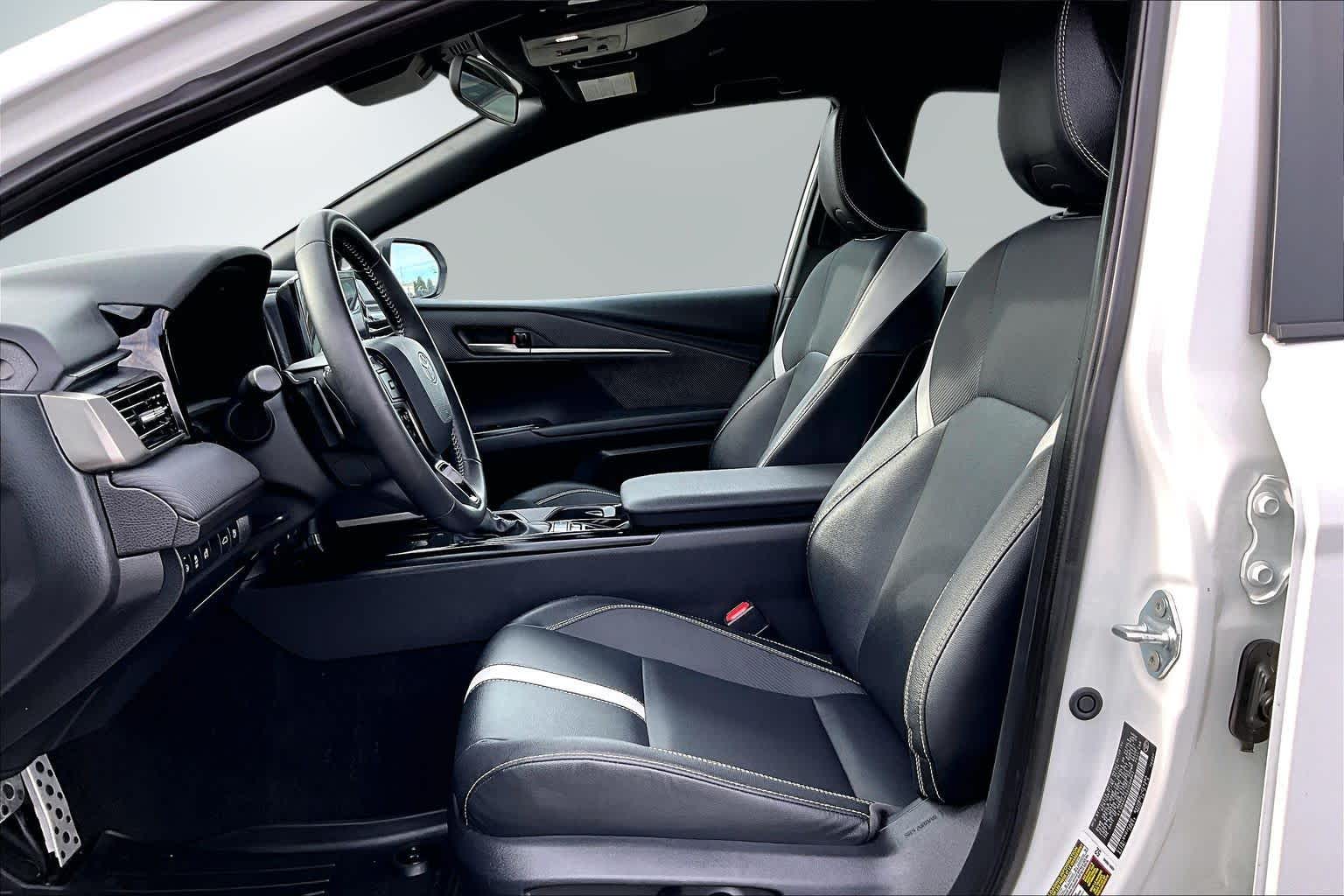 Thumbnail: 2025 Toyota Camry - 11