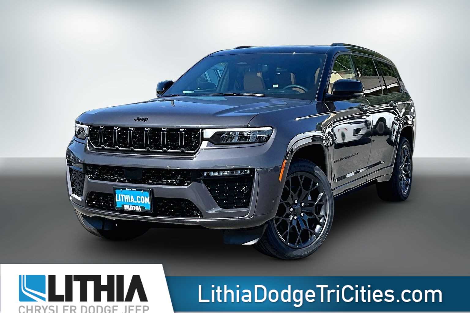 2026 Jeep Grand Cherokee L Summit 4x4's photo