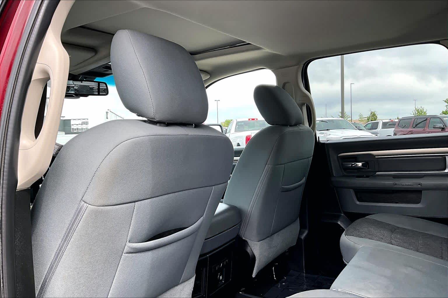 Thumbnail: 2019 RAM 1500 Classic - 11