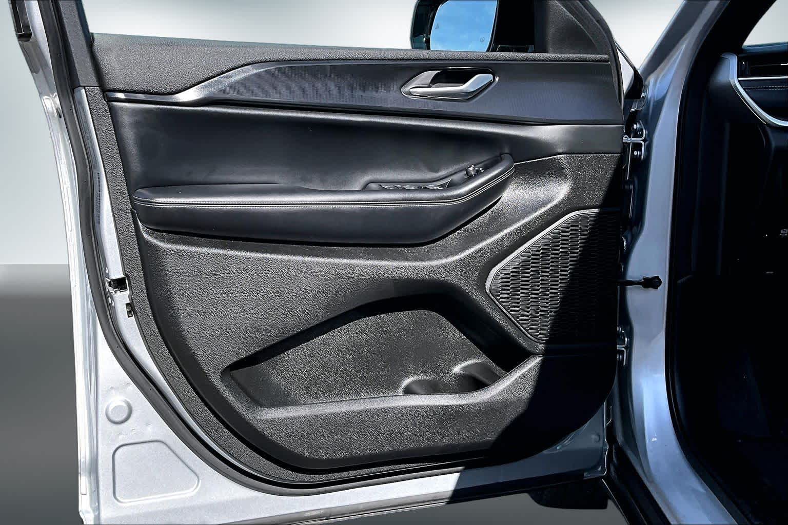 Thumbnail: 2024 Jeep Grand Cherokee L - 26
