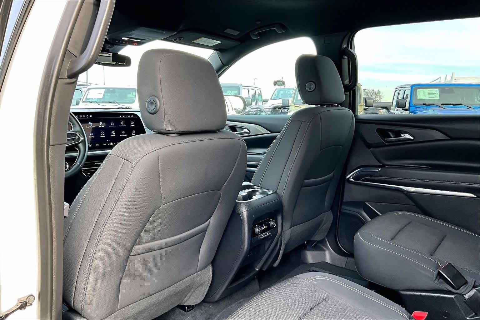 Thumbnail: 2025 Chevrolet Traverse - 12