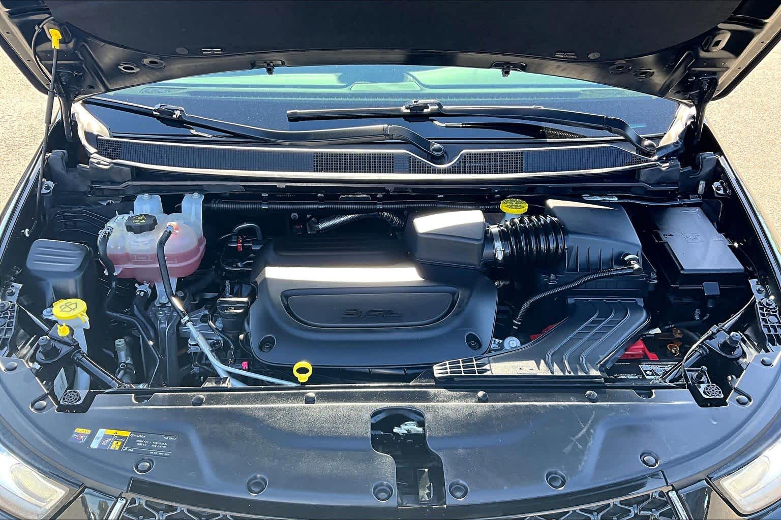 Thumbnail: 2023 Chrysler Pacifica - 7