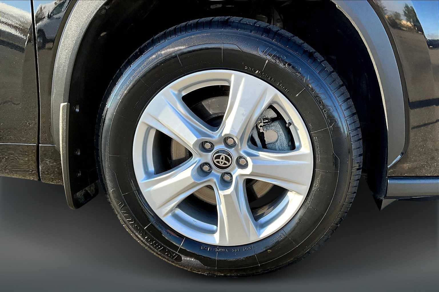 Thumbnail: 2024 Toyota Highlander - 35