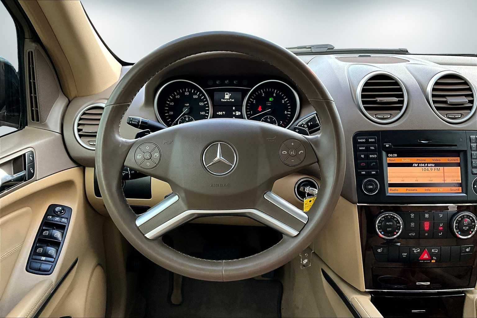 Thumbnail: 2011 Mercedes-Benz M-Class - 14