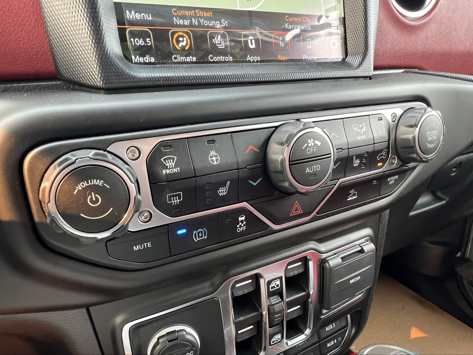 Thumbnail: 2023 Jeep Wrangler - 25