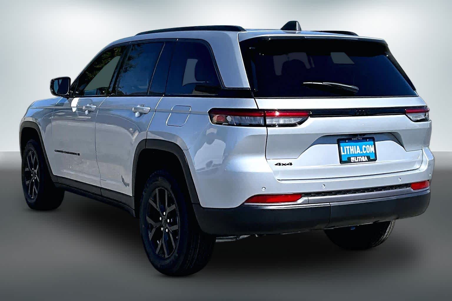 Thumbnail: 2026 Jeep Grand Cherokee - 4