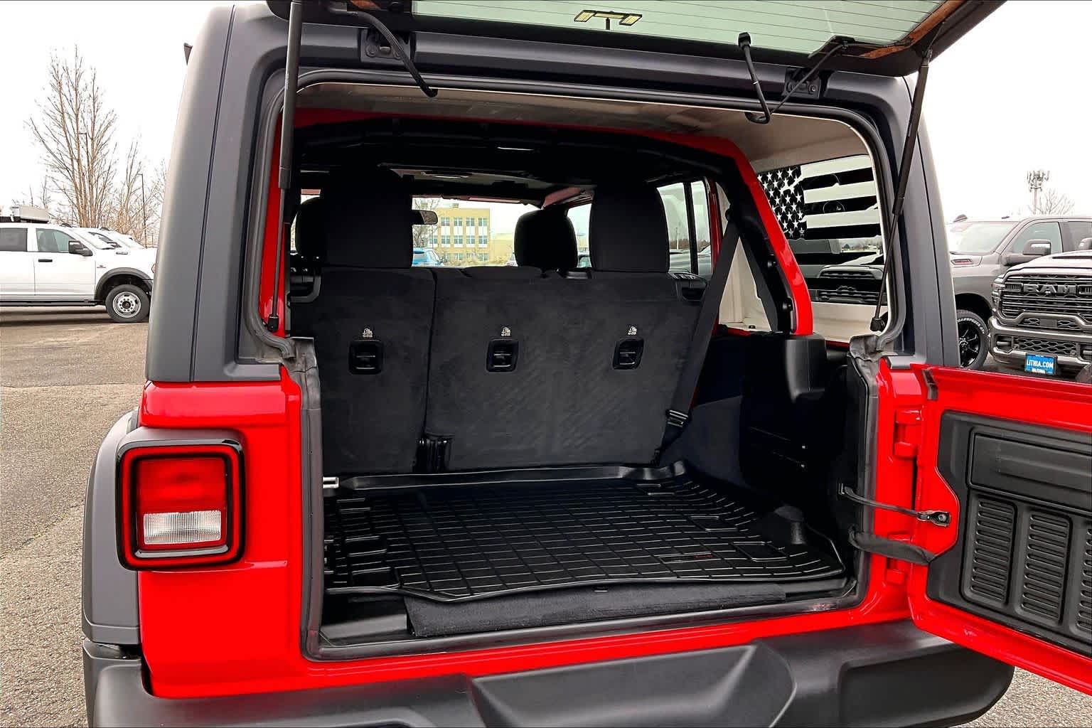 Thumbnail: 2021 Jeep Wrangler - 18