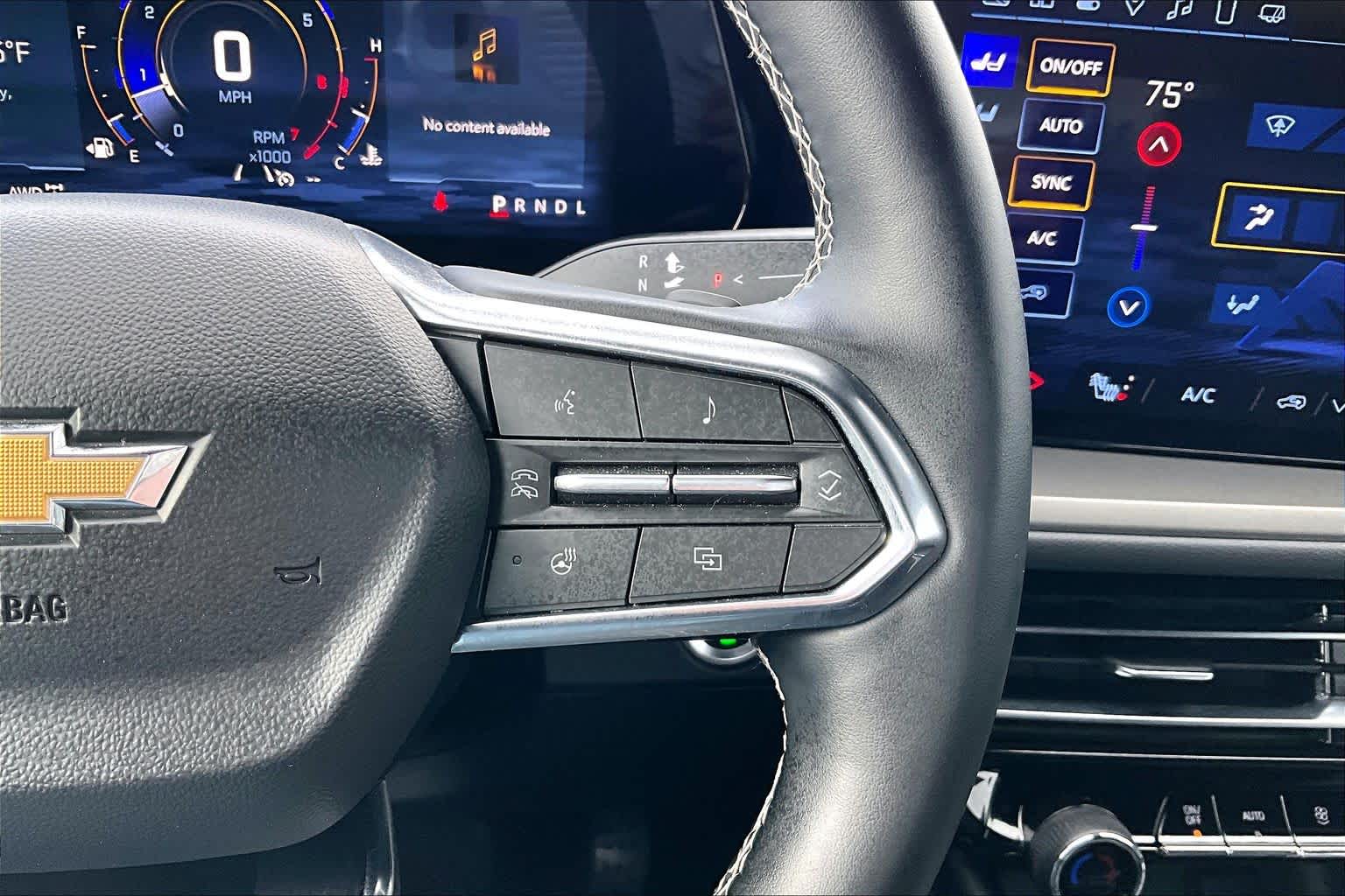 Thumbnail: 2025 Chevrolet Traverse - 24