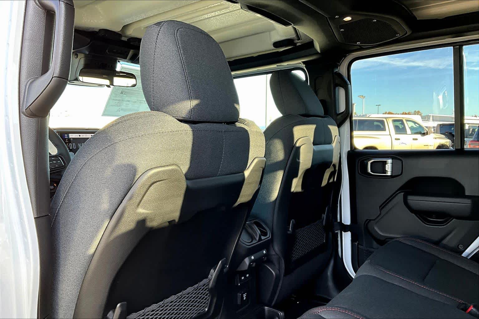 Thumbnail: 2026 Jeep Gladiator - 11