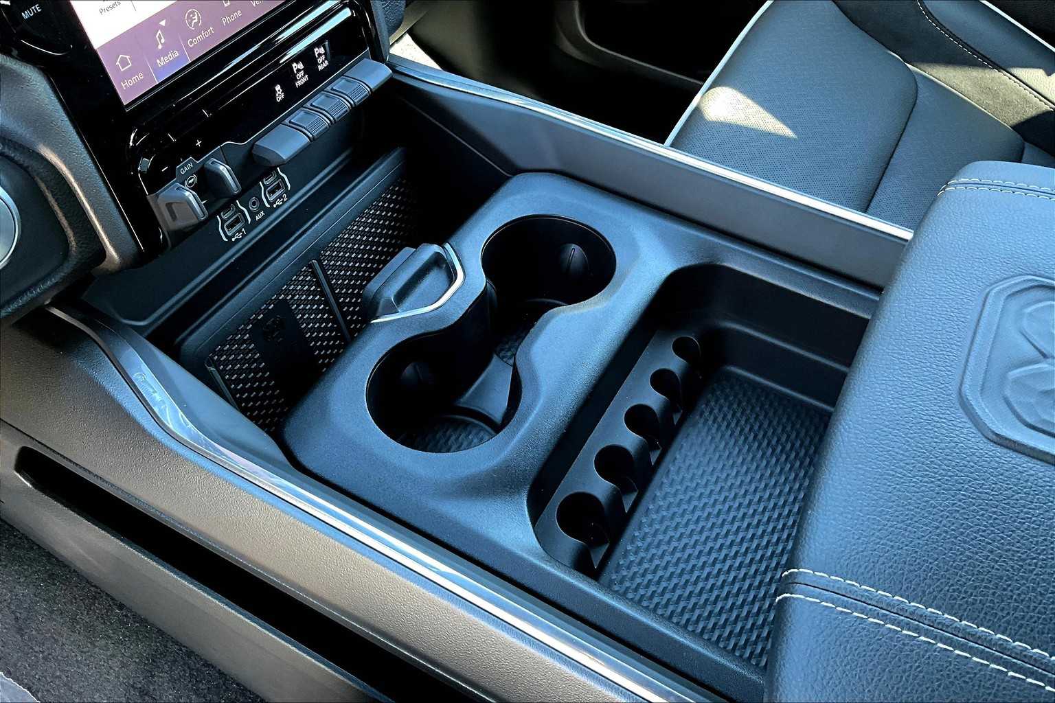 Thumbnail: 2025 RAM 1500 - 17