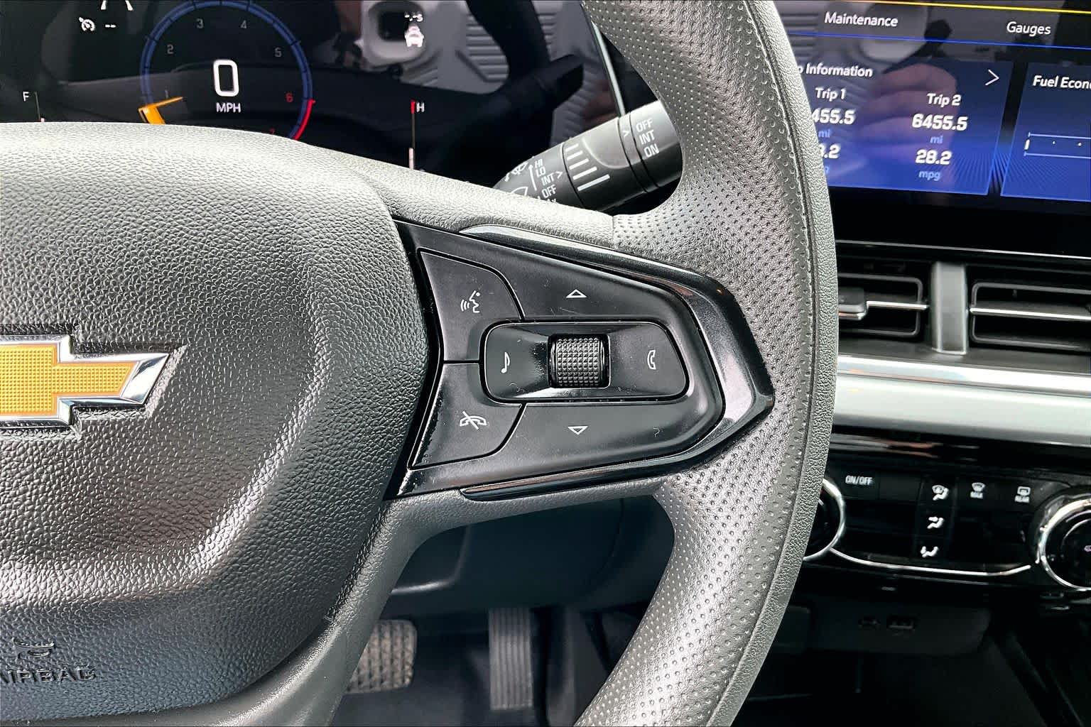 Thumbnail: 2025 Chevrolet Trax - 23