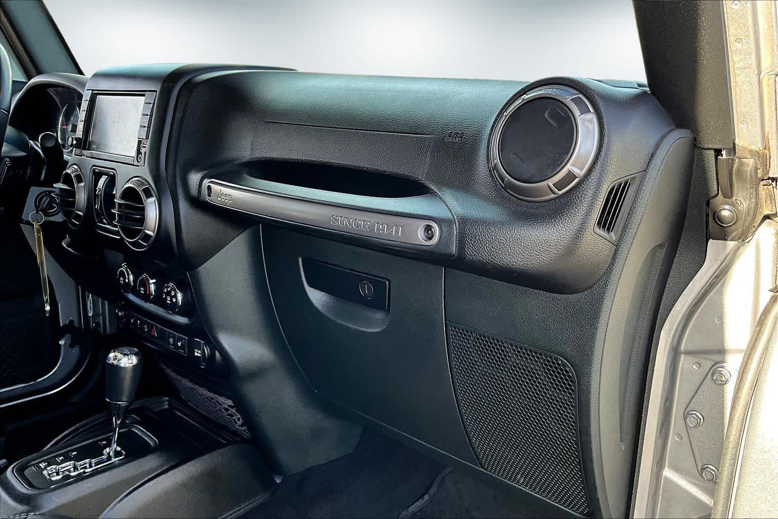 Thumbnail: 2018 Jeep Wrangler - 22