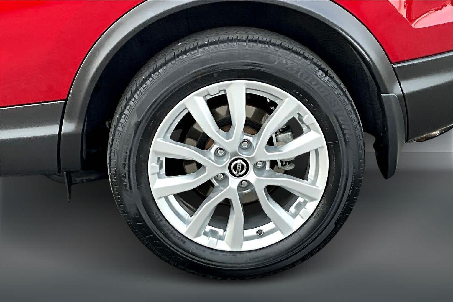 Thumbnail: 2021 Nissan Rogue Sport - 37