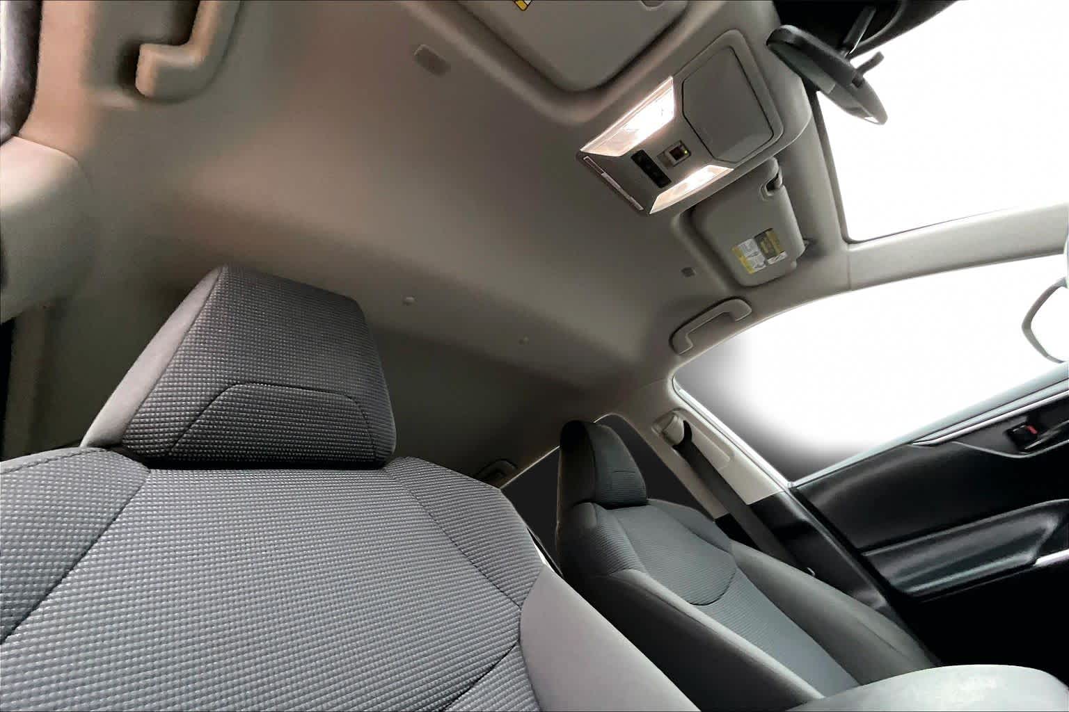 Thumbnail: 2023 Toyota RAV4 - 31