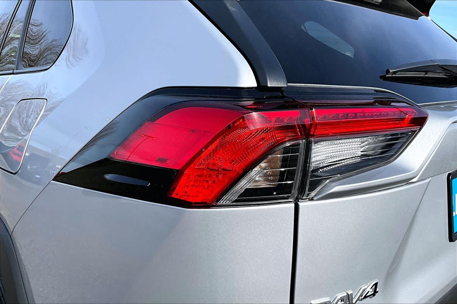 Thumbnail: 2025 Toyota RAV4 - 33