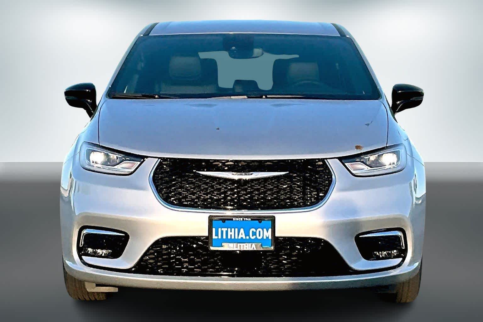 Thumbnail: 2026 Chrysler Pacifica - 6