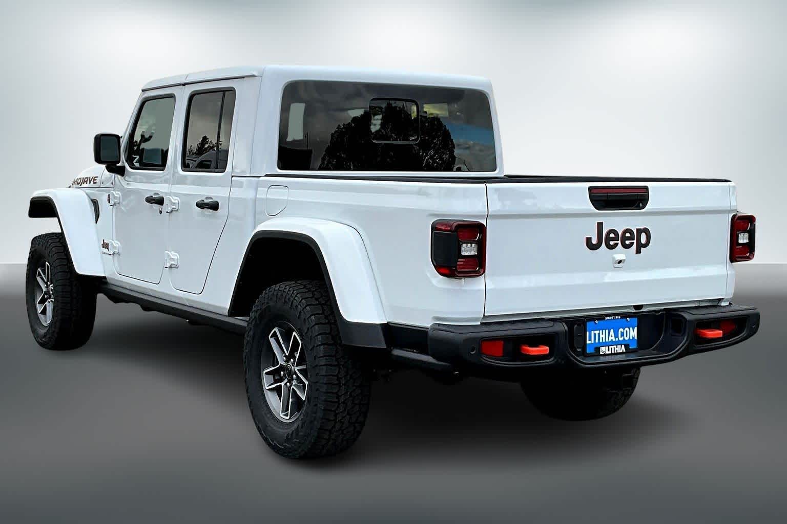 Thumbnail: 2025 Jeep Gladiator - 4
