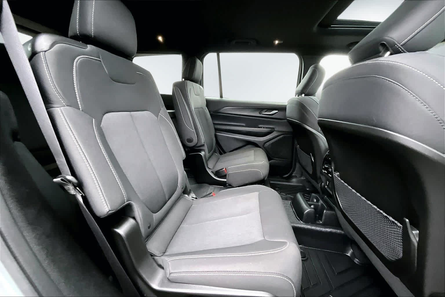 Thumbnail: 2024 Jeep Grand Cherokee L - 30