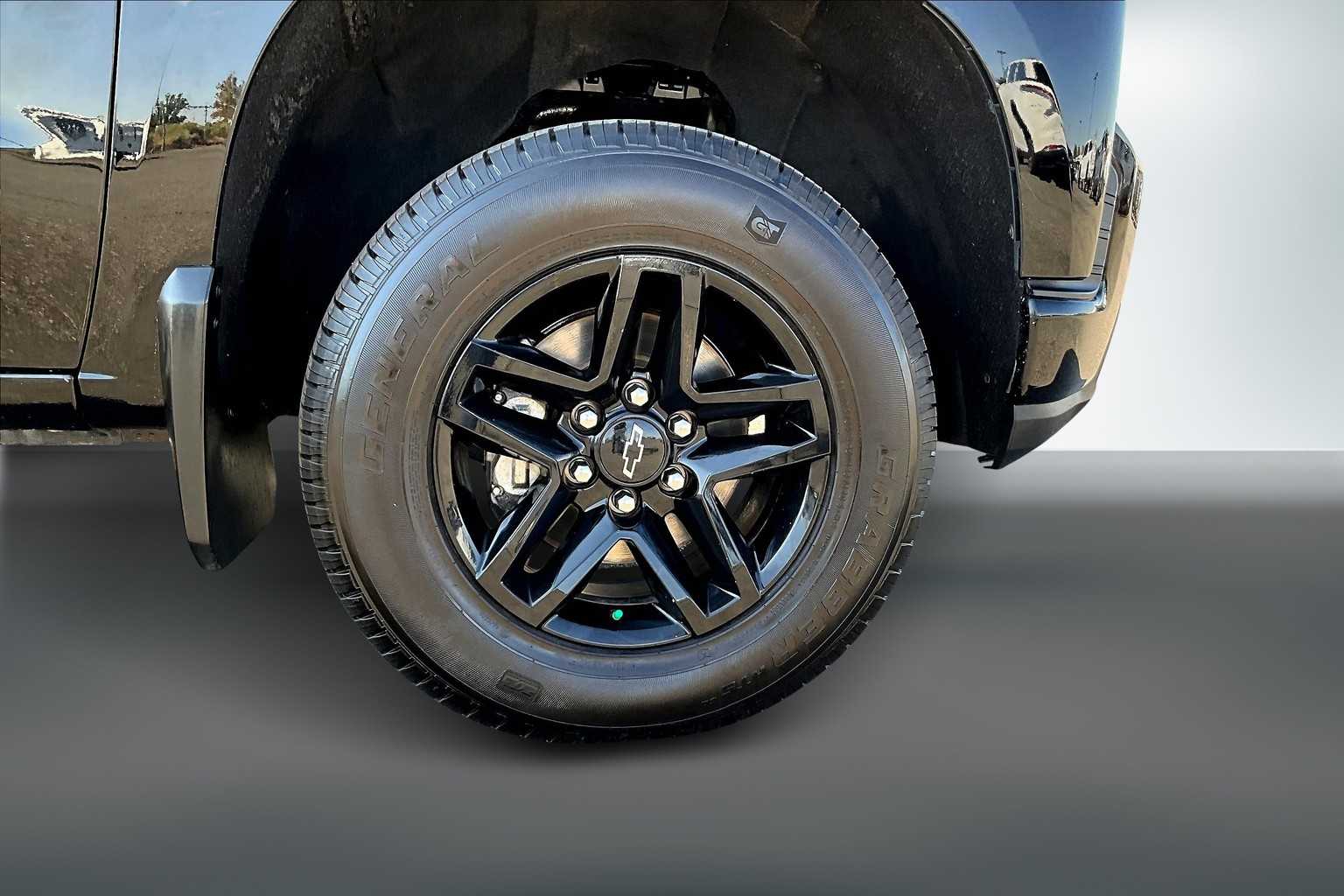 Thumbnail: 2022 Chevrolet Silverado 1500 - 35