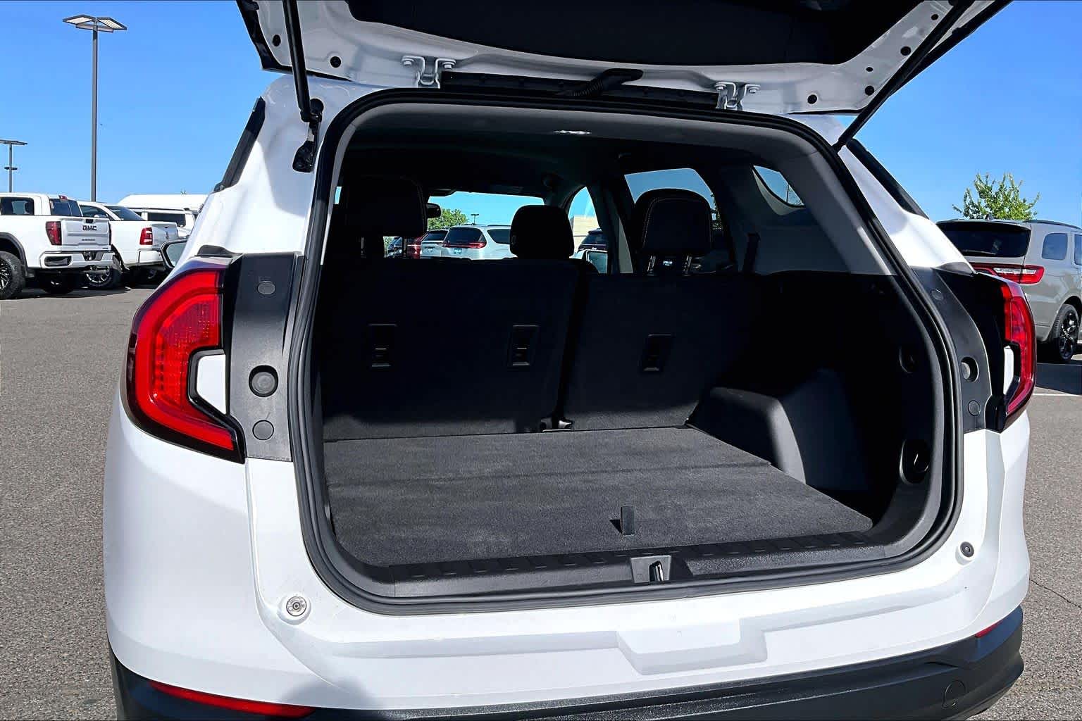 Thumbnail: 2023 GMC Terrain - 18