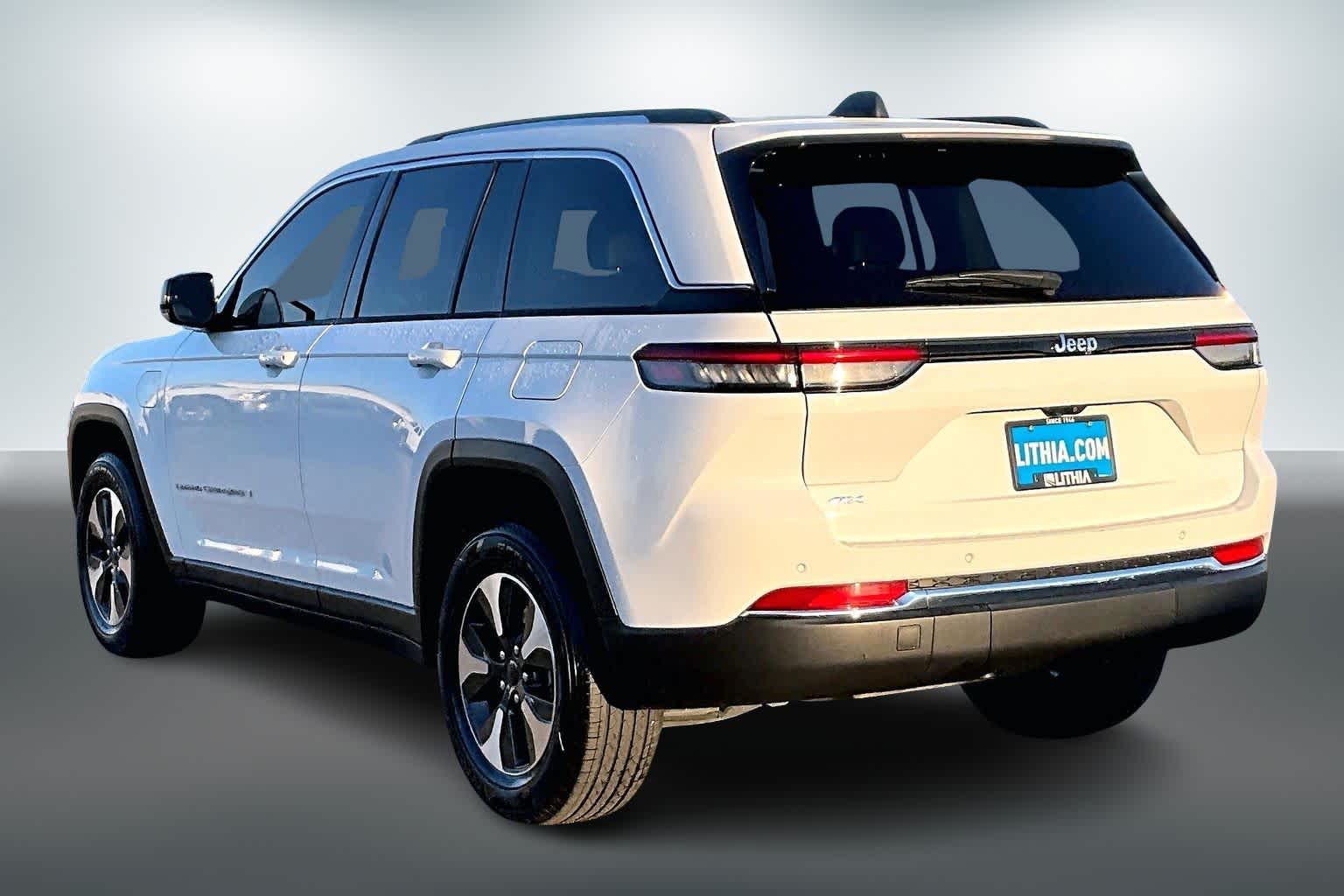 Thumbnail: 2024 Jeep Grand Cherokee - 4