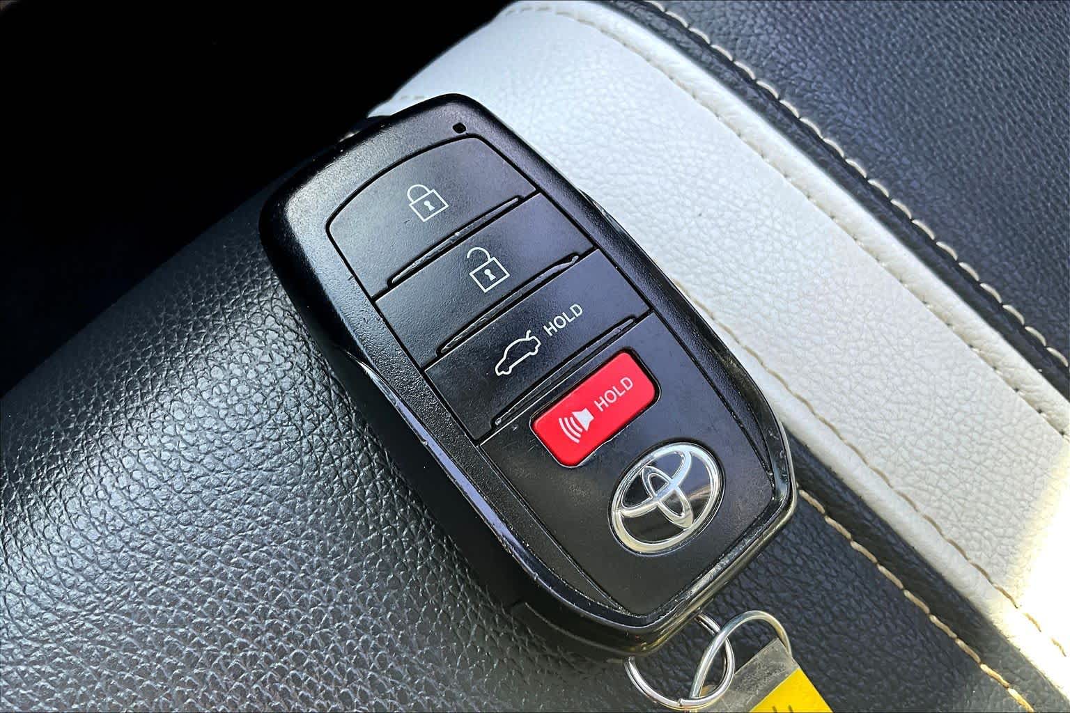 Thumbnail: 2025 Toyota Camry - 19