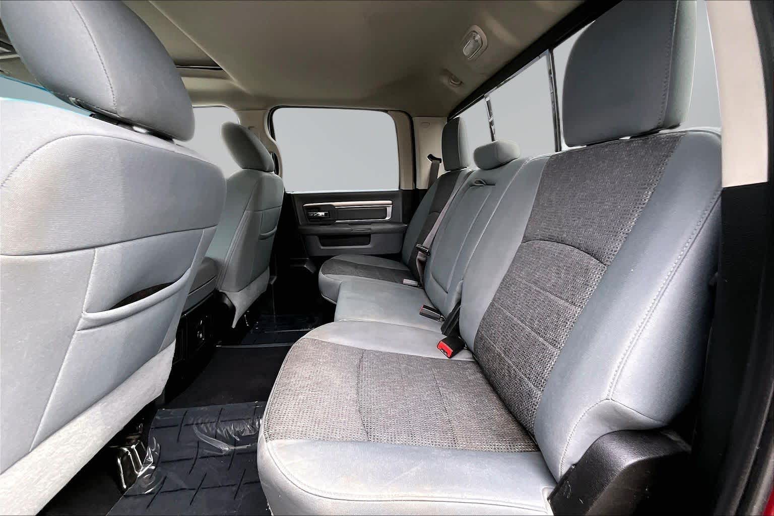 Thumbnail: 2019 RAM 1500 Classic - 28