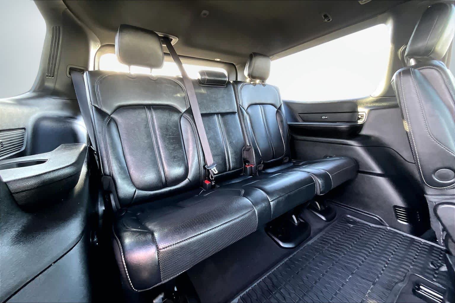 Thumbnail: 2024 Jeep Wagoneer - 31