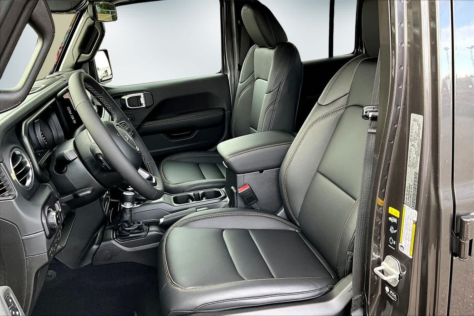 Thumbnail: 2025 Jeep Gladiator - 11