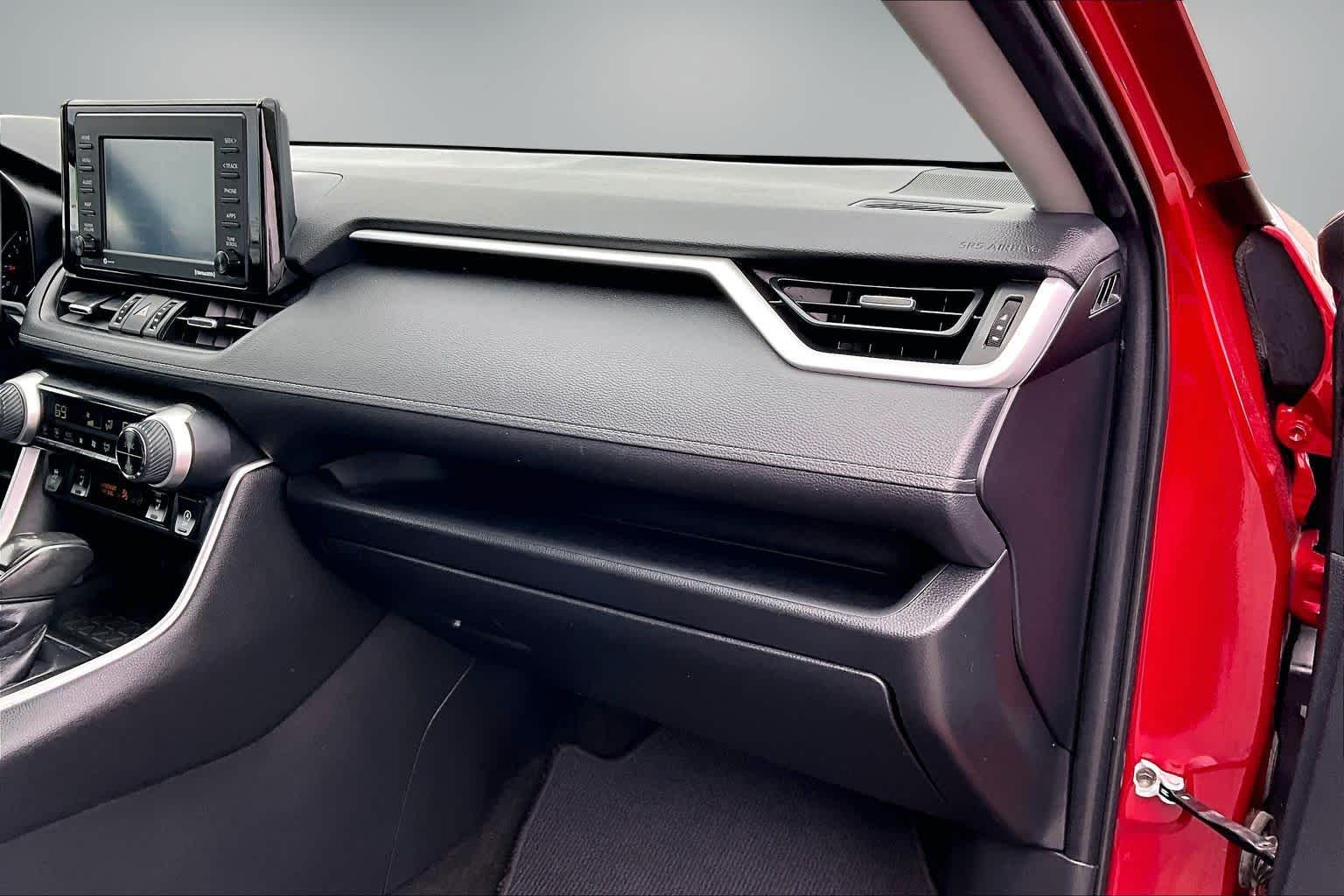 Thumbnail: 2020 Toyota RAV4 - 23