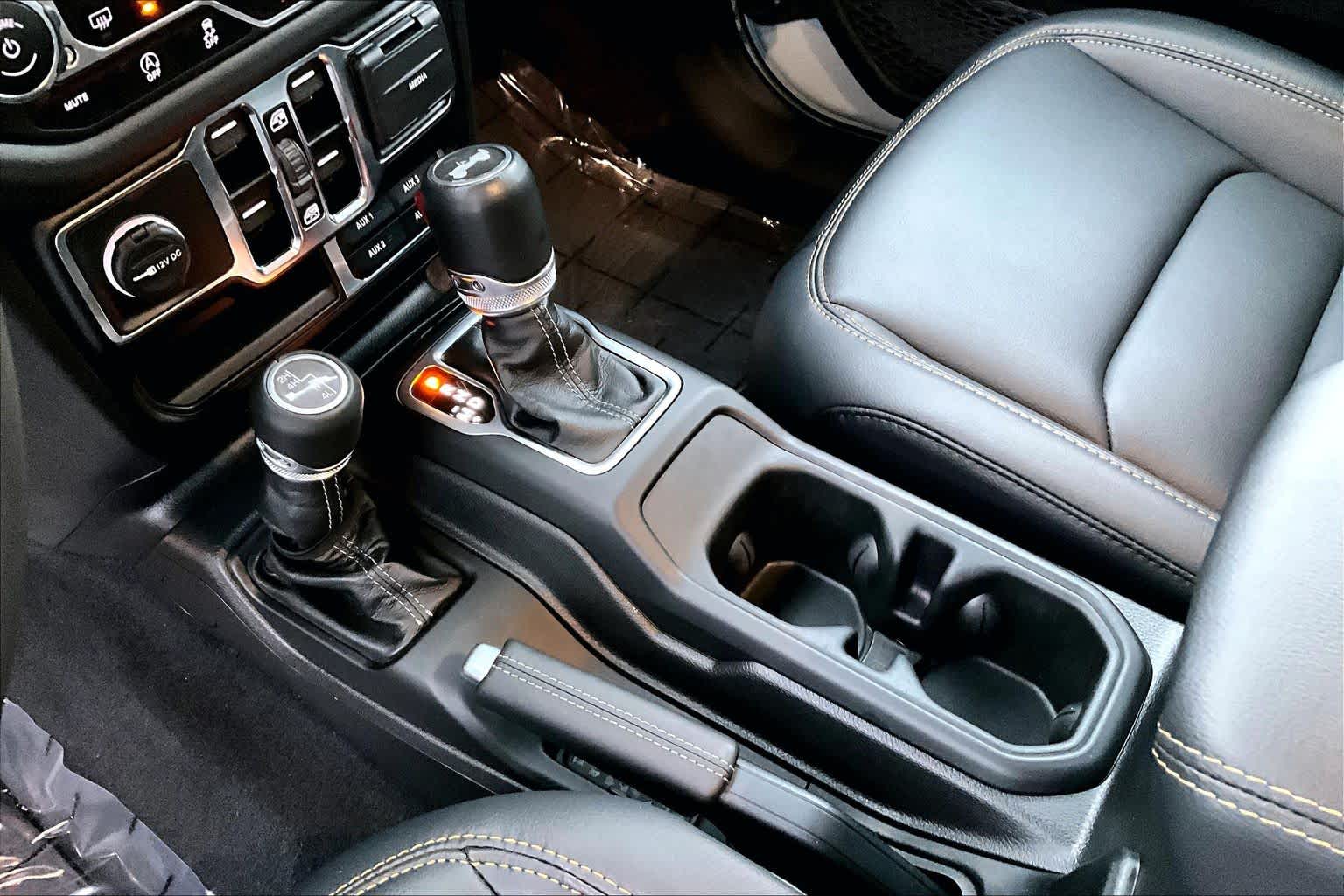 Thumbnail: 2024 Jeep Wrangler - 16