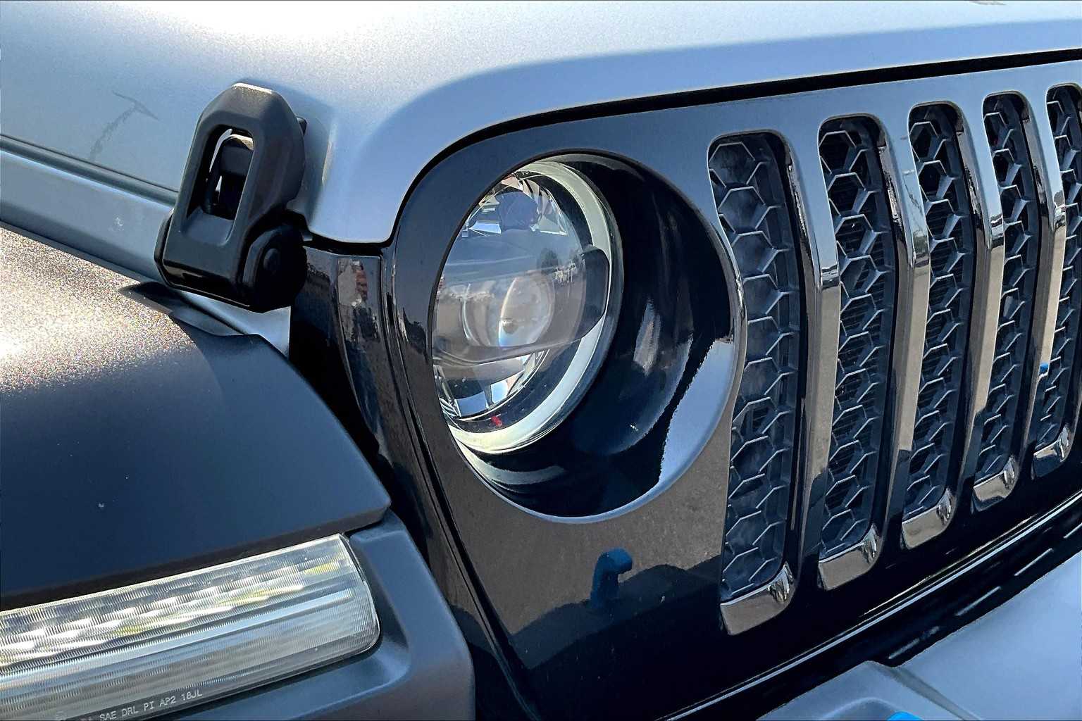 Thumbnail: 2023 Jeep Wrangler - 32