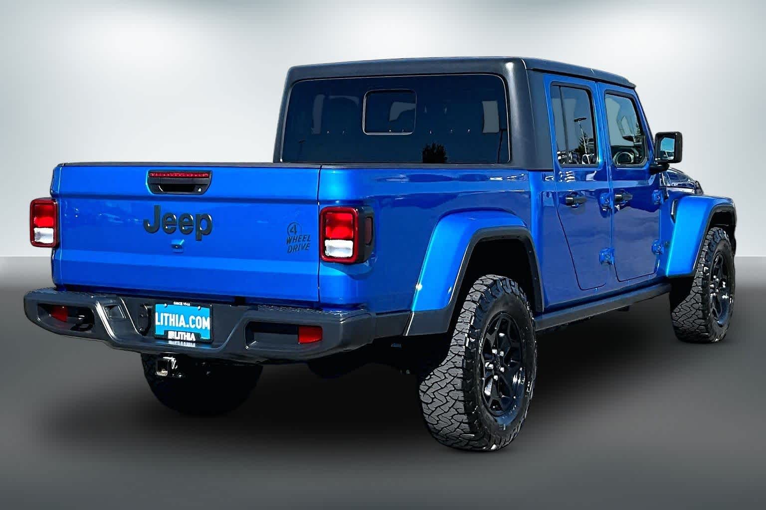 Thumbnail: 2021 Jeep Gladiator - 21