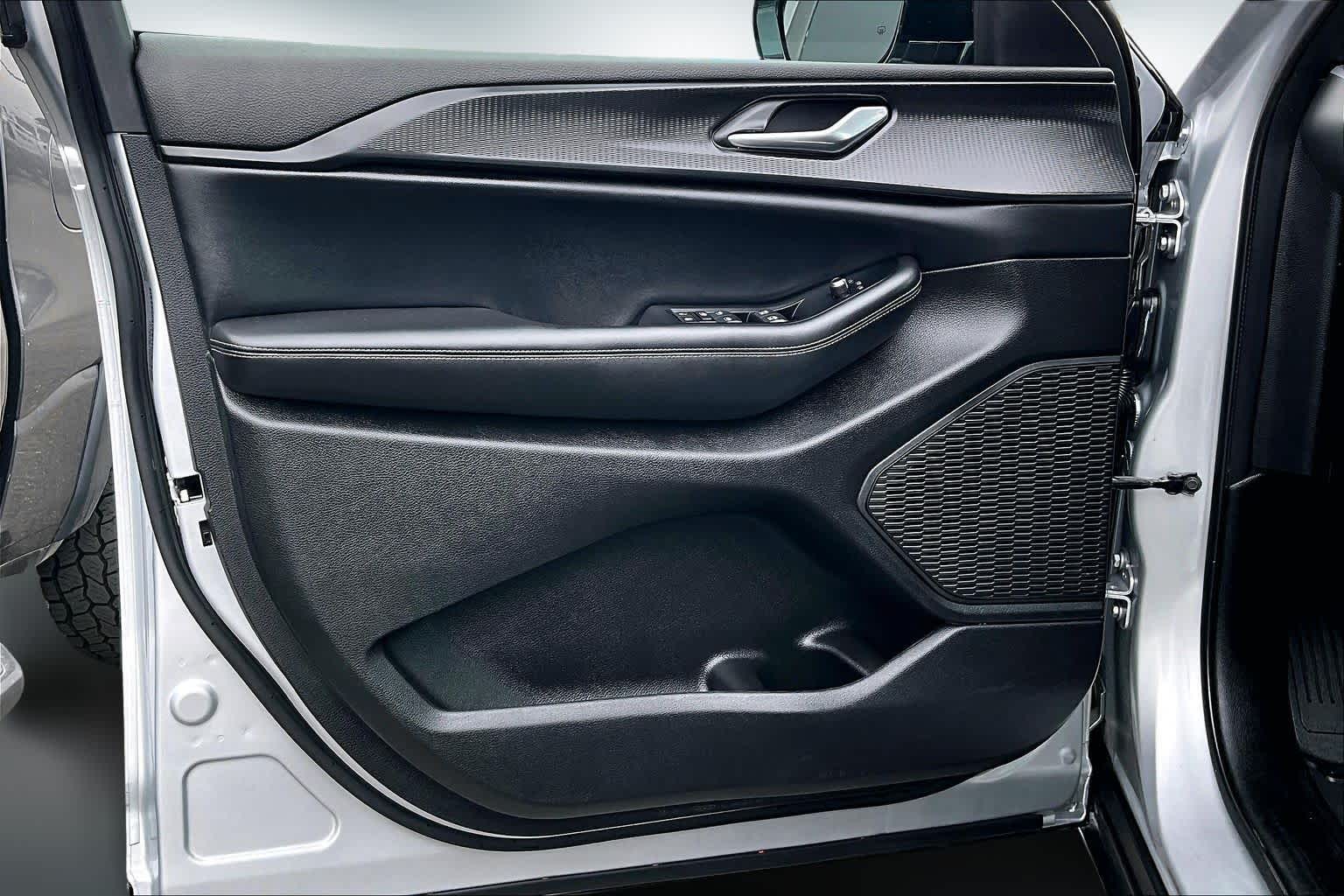 Thumbnail: 2024 Jeep Grand Cherokee L - 27